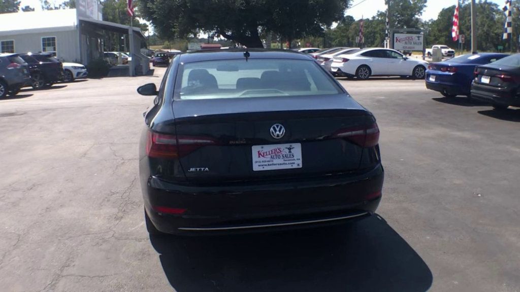 2019 Volkswagen Jetta SE R-Line photo 7