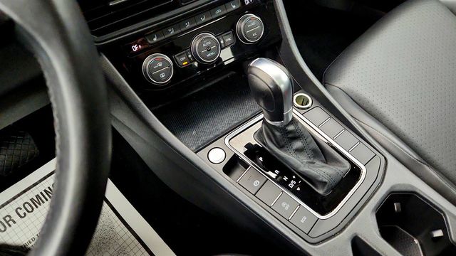2019 Volkswagen Jetta 1.4T SE Automatic w/ Power Panoramic Sunroof & Heated Fr. Seats - 22999409 - 16