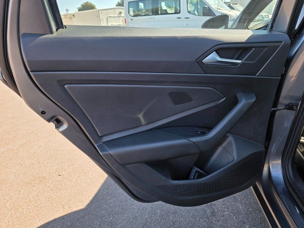 2019 Volkswagen Jetta R-Line - 22940606 - 17