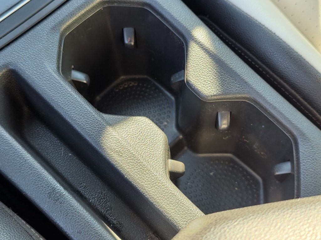 2019 Volkswagen Jetta R-Line - 22940606 - 32