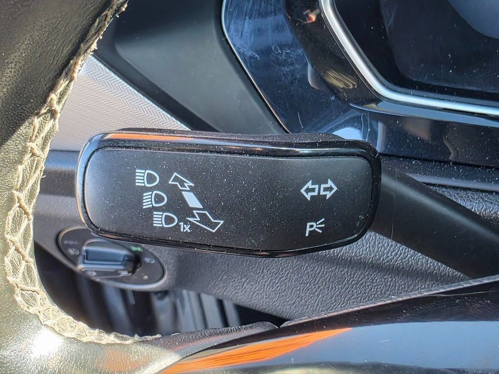 2019 Volkswagen Jetta R-Line - 22940606 - 35