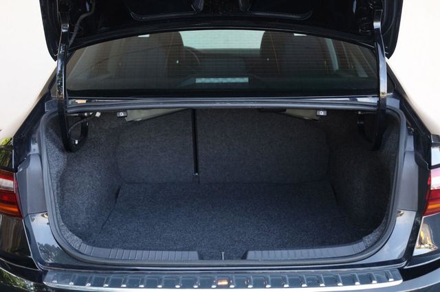 2019 Volkswagen Jetta R-Line - 23073639 - 12