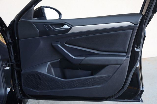 2019 Volkswagen Jetta R-Line - 23073639 - 24