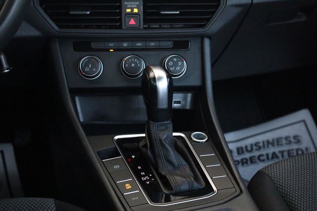 2019 Volkswagen Jetta R-Line - 23073639 - 37