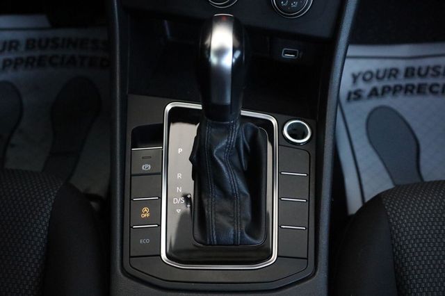 2019 Volkswagen Jetta R-Line - 23073639 - 38