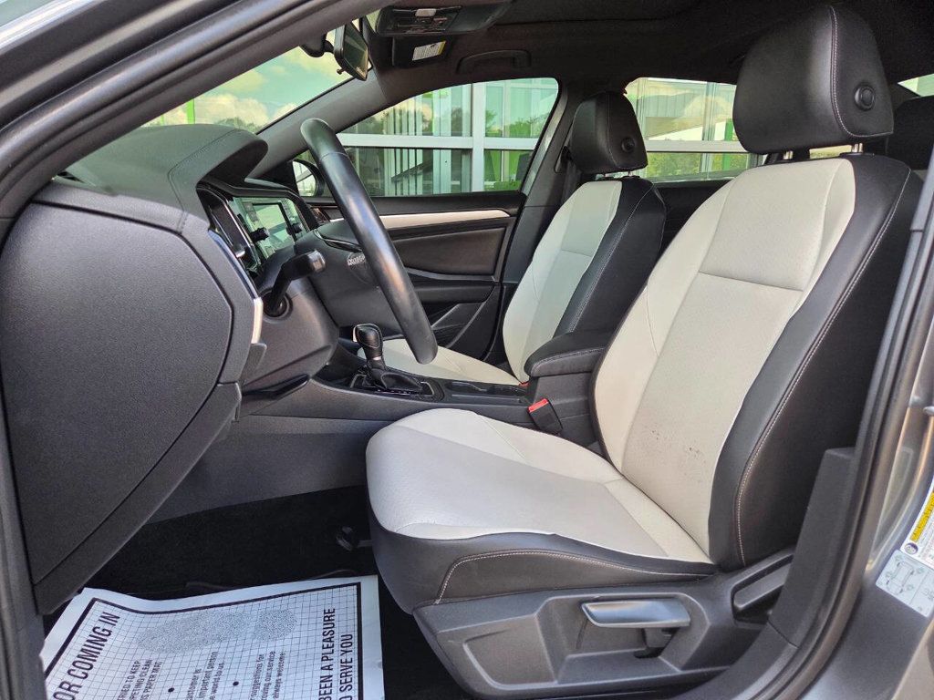 2019 Volkswagen Jetta R-Line photo 8