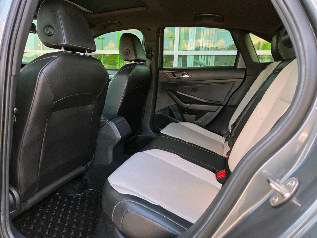 2019 Volkswagen Jetta R-Line photo 10