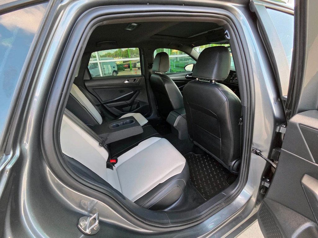 2019 Volkswagen Jetta R-Line photo 14