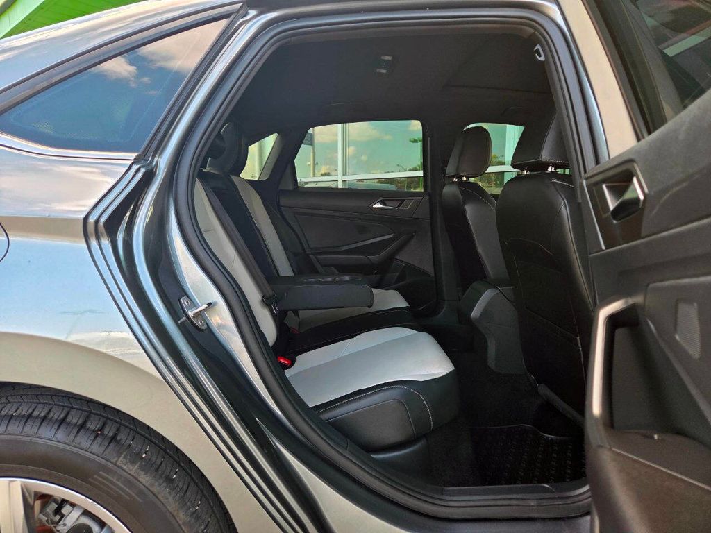 2019 Volkswagen Jetta R-Line photo 15