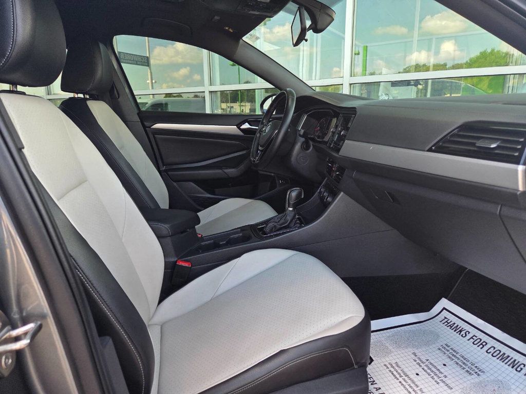 2019 Volkswagen Jetta R-Line photo 19