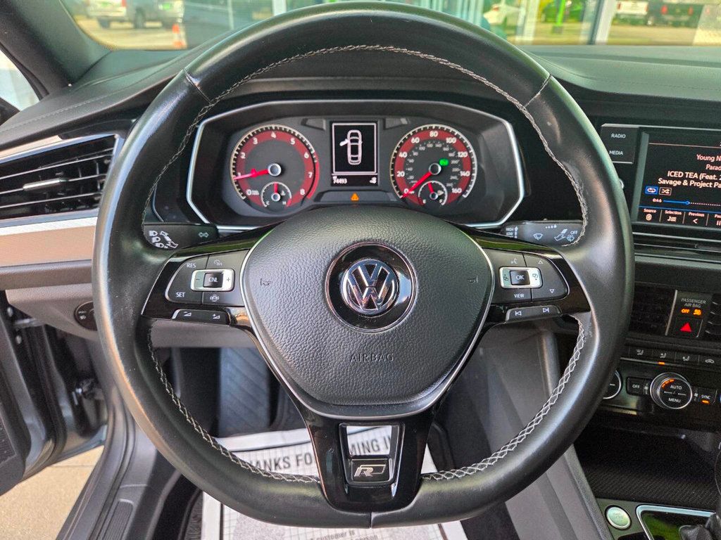 2019 Volkswagen Jetta R-Line photo 21