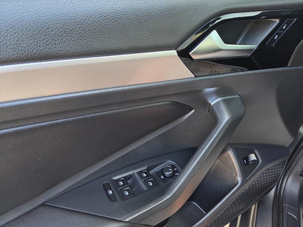 2019 Volkswagen Jetta R-Line photo 34