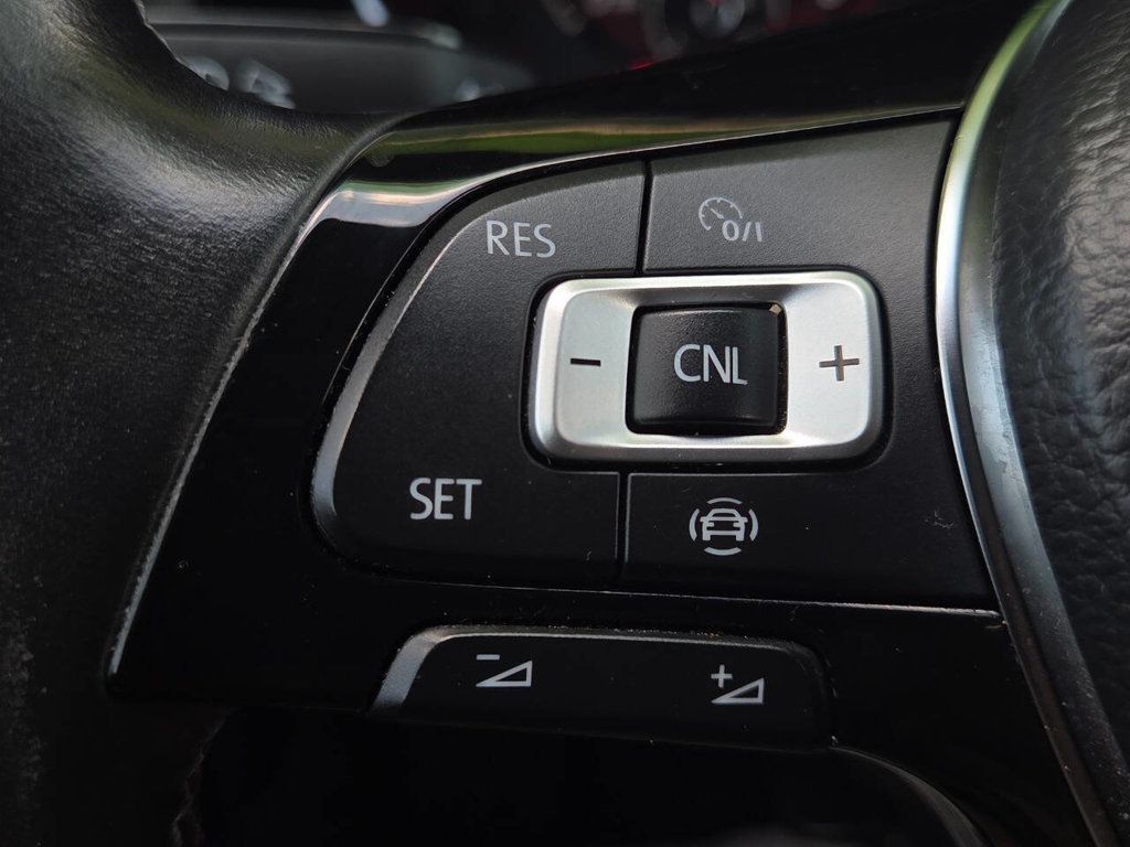 2019 Volkswagen Jetta R-Line photo 35