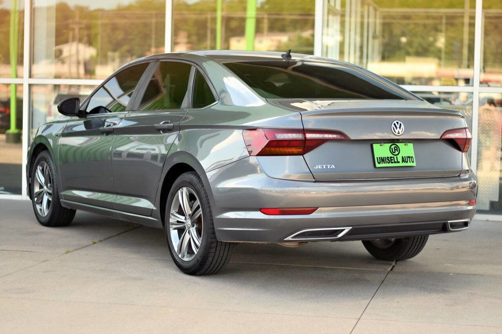 2019 Volkswagen Jetta R-Line photo 2