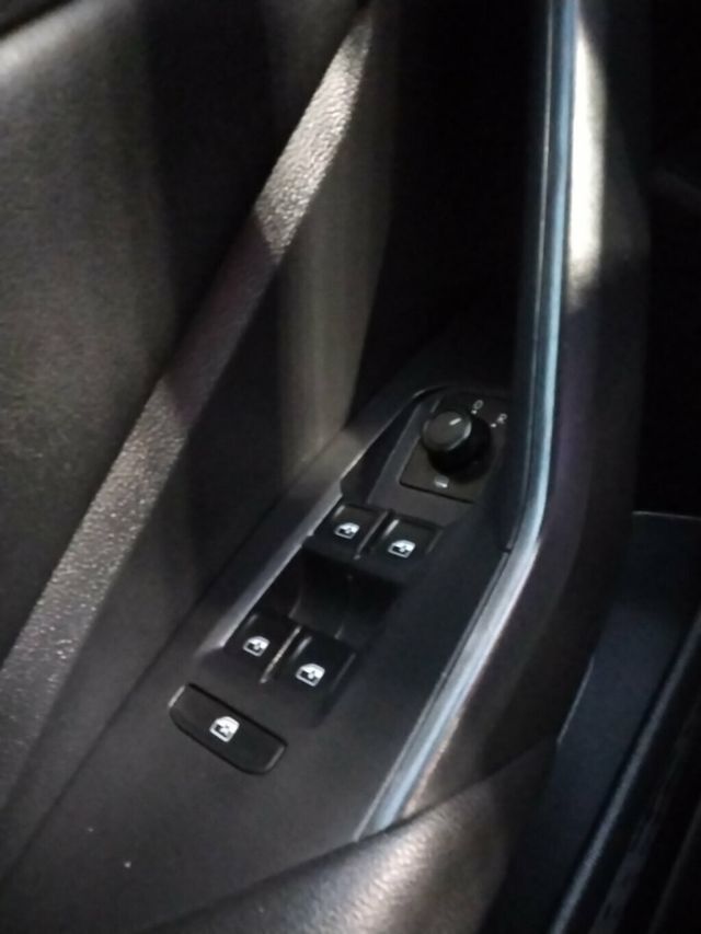 2019 Volkswagen Jetta R-LINE TURBO - 23039136 - 23