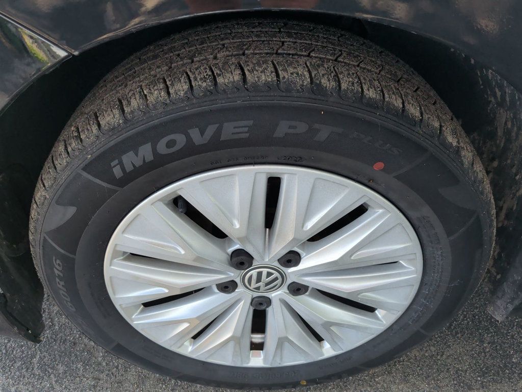 Volkswagen Jetta photo 10