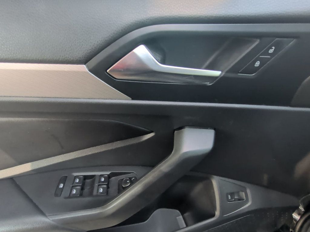 Volkswagen Jetta photo 12