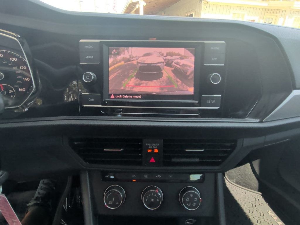 Volkswagen Jetta photo 18