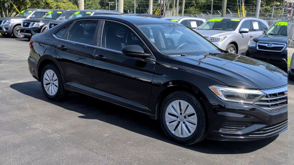 Volkswagen Jetta photo 2
