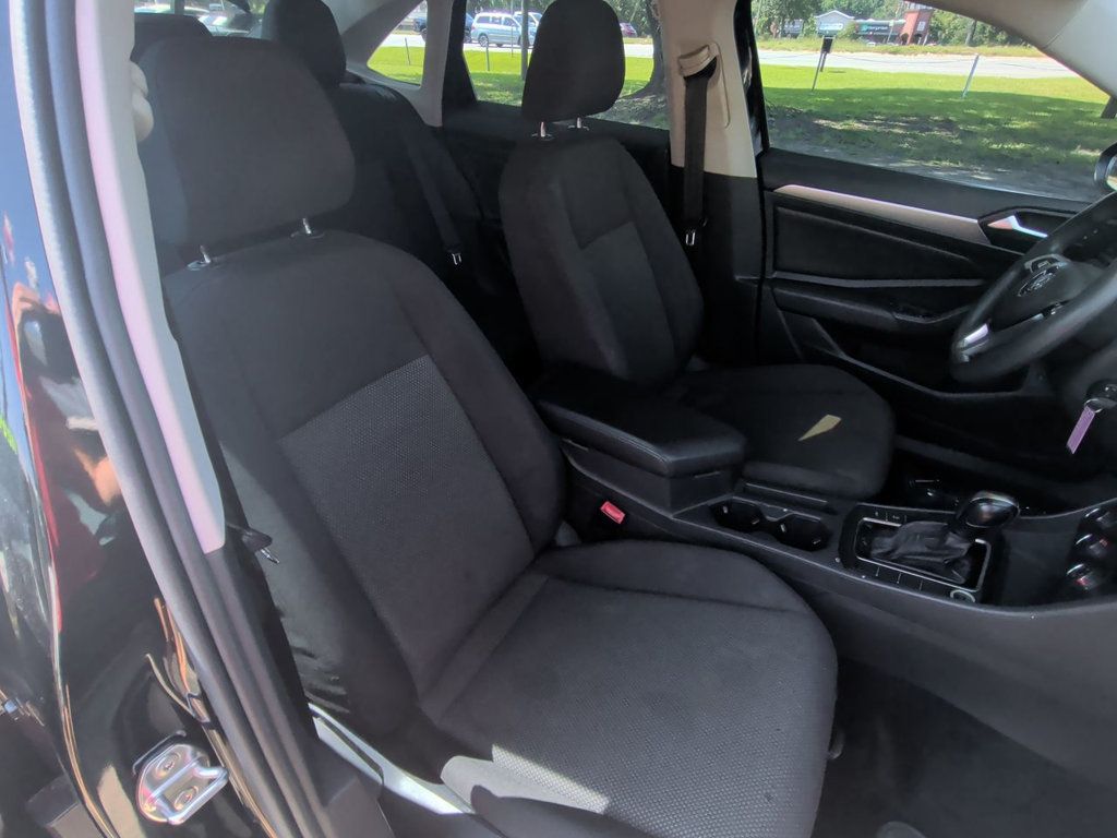 Volkswagen Jetta photo 21