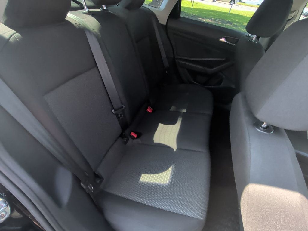 Volkswagen Jetta photo 22