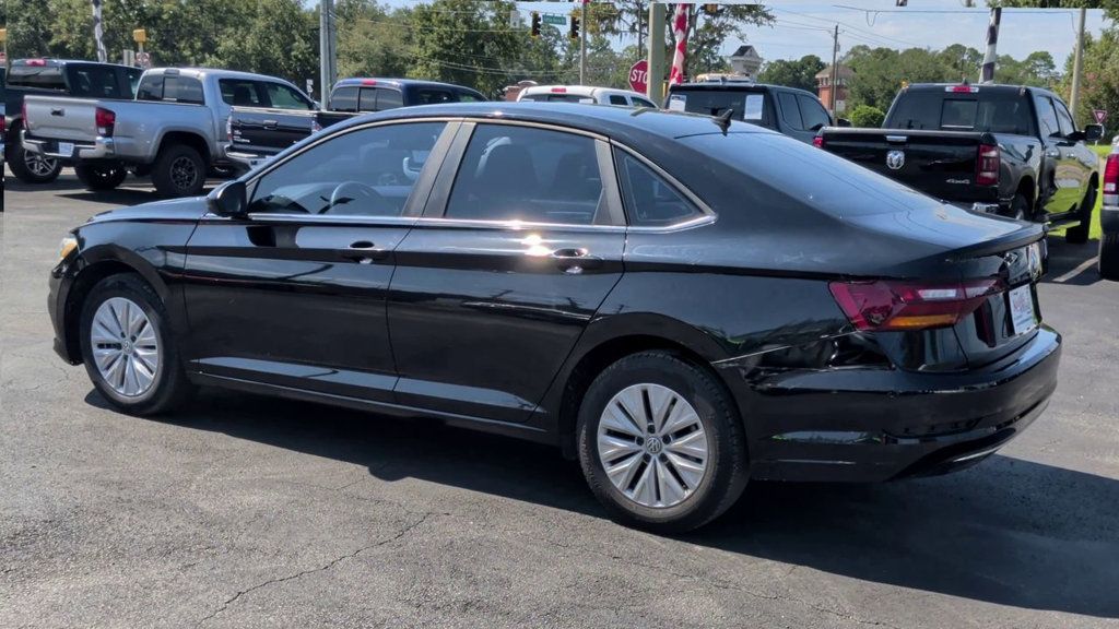 Volkswagen Jetta photo 6