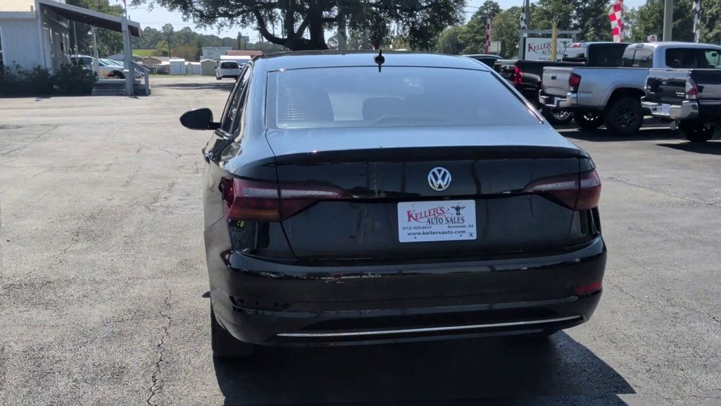 Volkswagen Jetta photo 7