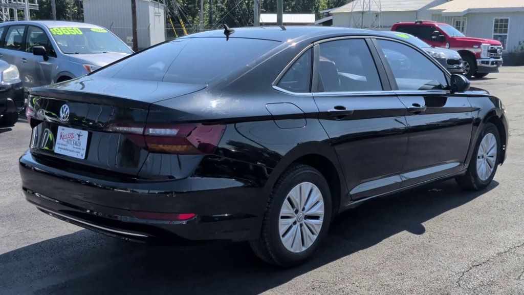 Volkswagen Jetta photo 8