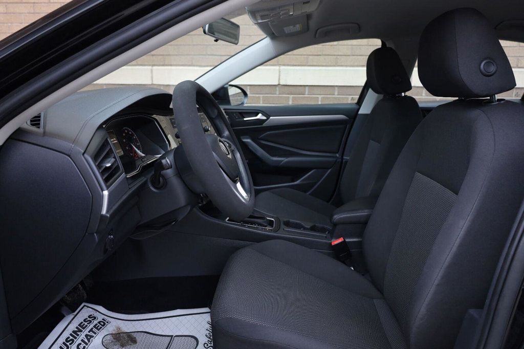 Volkswagen Jetta photo 17