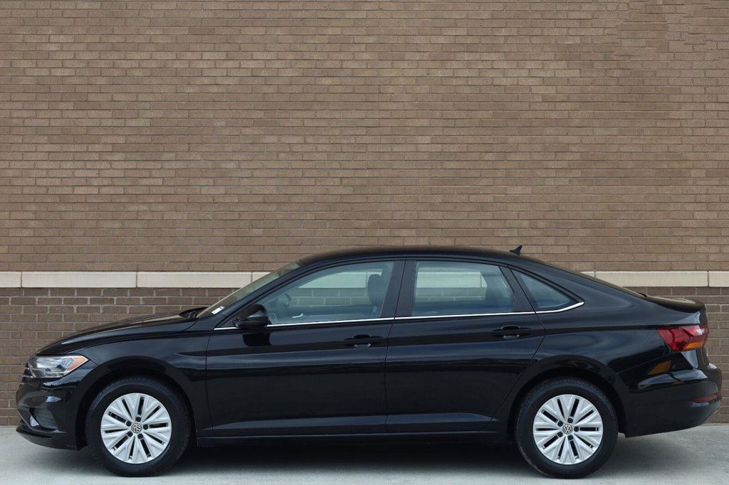 Volkswagen Jetta photo 2