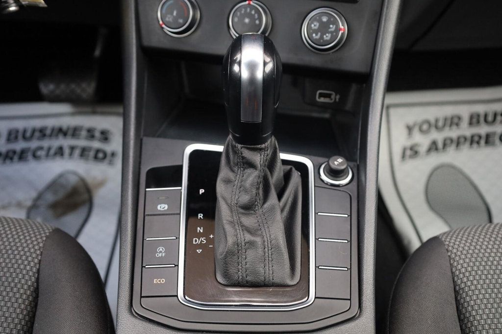 Volkswagen Jetta photo 40