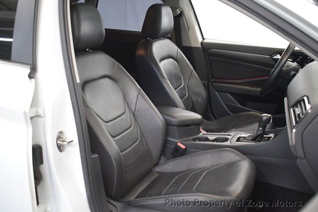 2019 Volkswagen Jetta SEL PREMIUM - 23055430 - 11