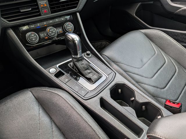 2019 Volkswagen Jetta SEL Premium - 23066933 - 19