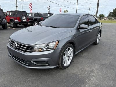 2019 Volkswagen Passat - 1VWLA7A35KC003227