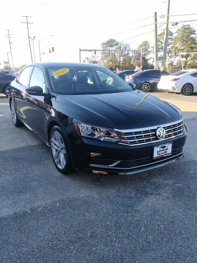 2019 Volkswagen Passat 2.0T Wolfsburg Edition Automatic - 22959850 - 4