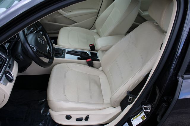 2019 Volkswagen Passat 2.0T Wolfsburg Edition Automatic - 22955318 - 12