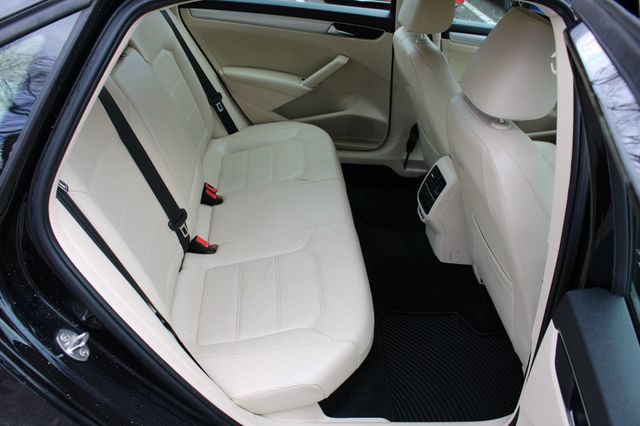 2019 Volkswagen Passat 2.0T Wolfsburg Edition Automatic - 22955318 - 15