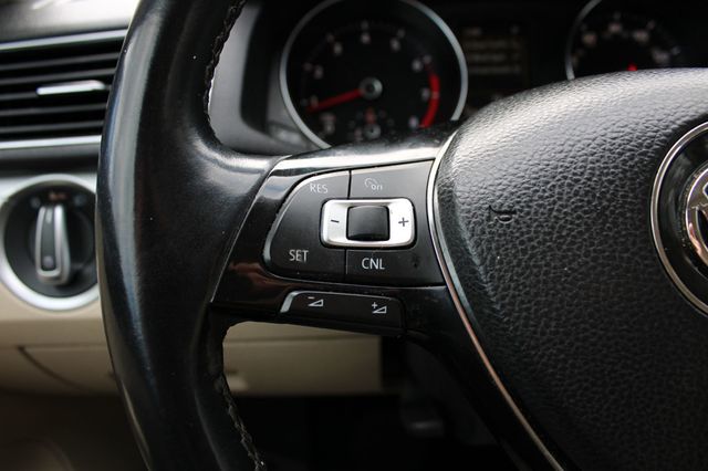 2019 Volkswagen Passat 2.0T Wolfsburg Edition Automatic - 22955318 - 24