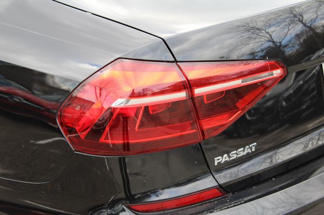 2019 Volkswagen Passat 2.0T Wolfsburg Edition Automatic - 22955318 - 31