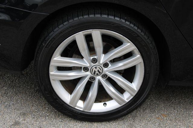 2019 Volkswagen Passat 2.0T Wolfsburg Edition Automatic - 22955318 - 36