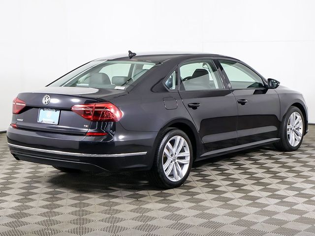 2019 Volkswagen Passat 2.0T Wolfsburg Edition Automatic - 23035725 - 9