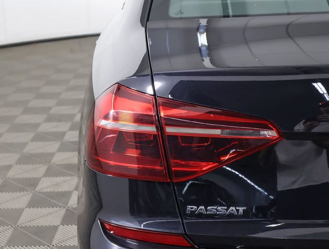 2019 Volkswagen Passat 2.0T Wolfsburg Edition Automatic - 23035725 - 14