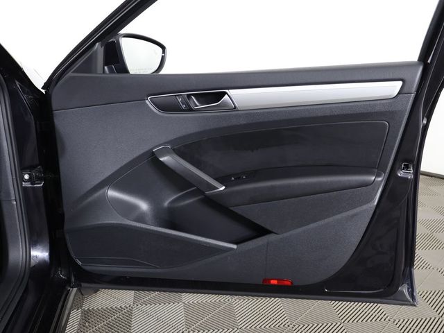 2019 Volkswagen Passat 2.0T Wolfsburg Edition Automatic - 23035725 - 23