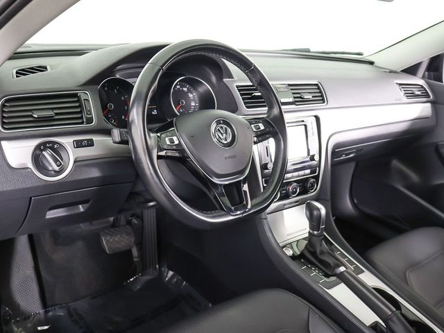 2019 Volkswagen Passat 2.0T Wolfsburg Edition Automatic - 23035725 - 26