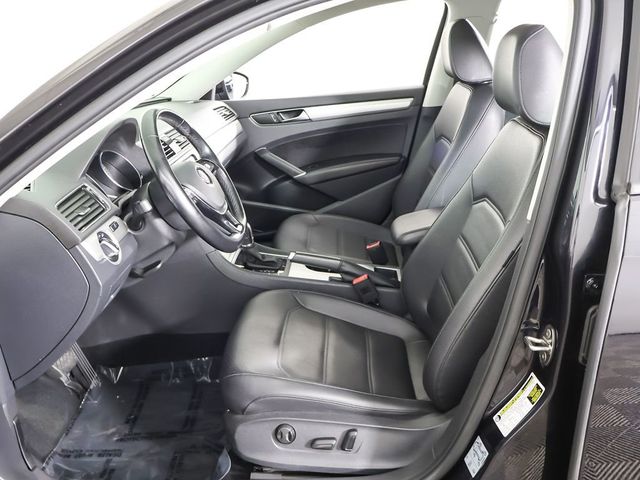 2019 Volkswagen Passat 2.0T Wolfsburg Edition Automatic - 23035725 - 30
