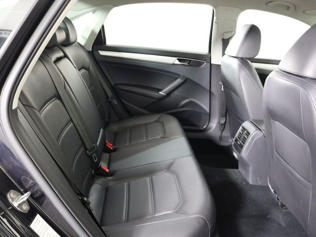 2019 Volkswagen Passat 2.0T Wolfsburg Edition Automatic - 23035725 - 34