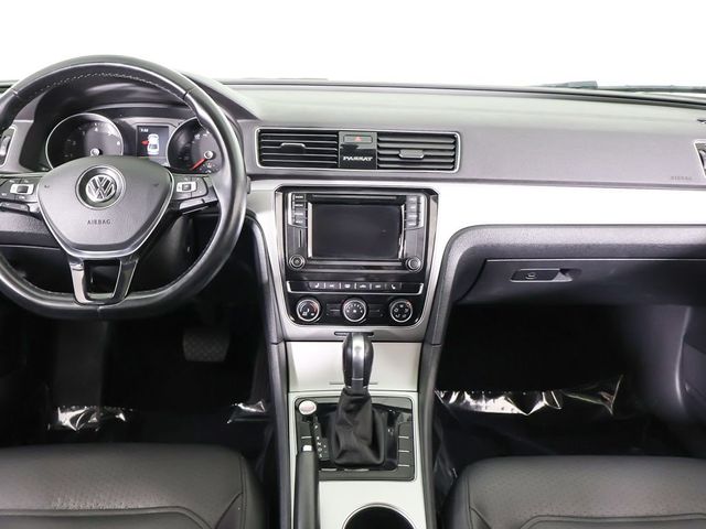 2019 Volkswagen Passat 2.0T Wolfsburg Edition Automatic - 23035725 - 35