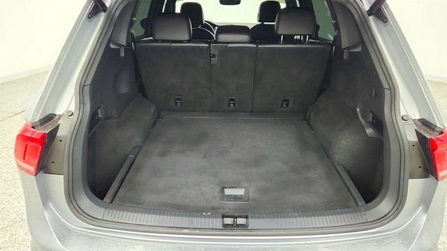 2019 Volkswagen Tiguan 2.0T SEL R-Line Black 4MOTION w/ Heating for Front Seats - 22998932 - 22