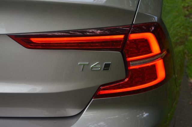 2019 Volvo S60 Low Mileage T6 Momentum / charming color - 22926548 - 10