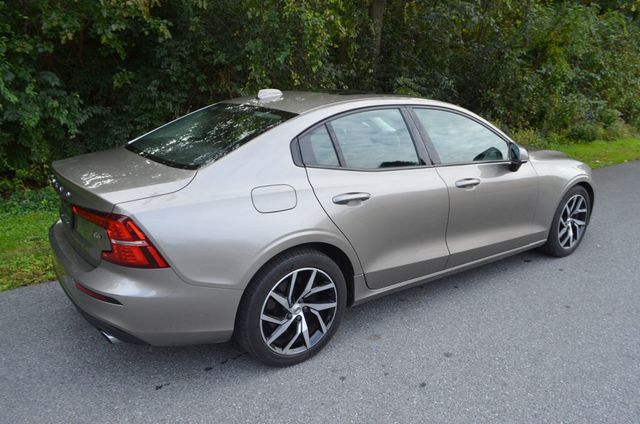 2019 Volvo S60 Low Mileage T6 Momentum / charming color - 22926548 - 15